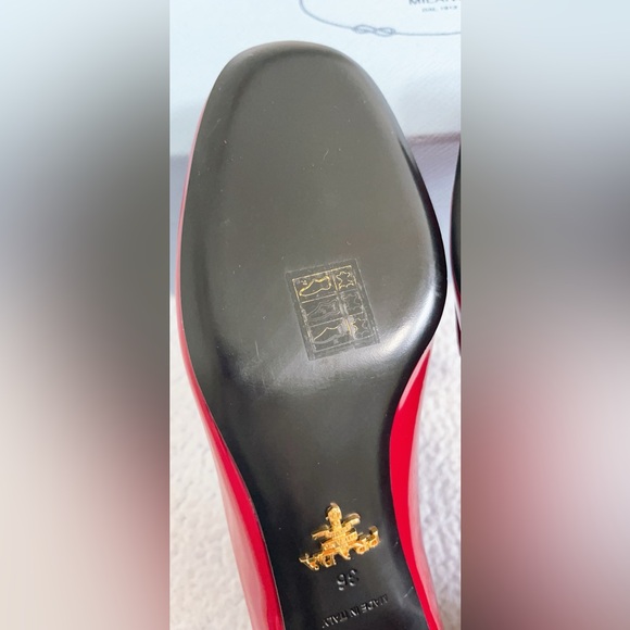 PRADA Women’s Triangle Logo patent Leather Pumps Loafers - Picture 9 of 13